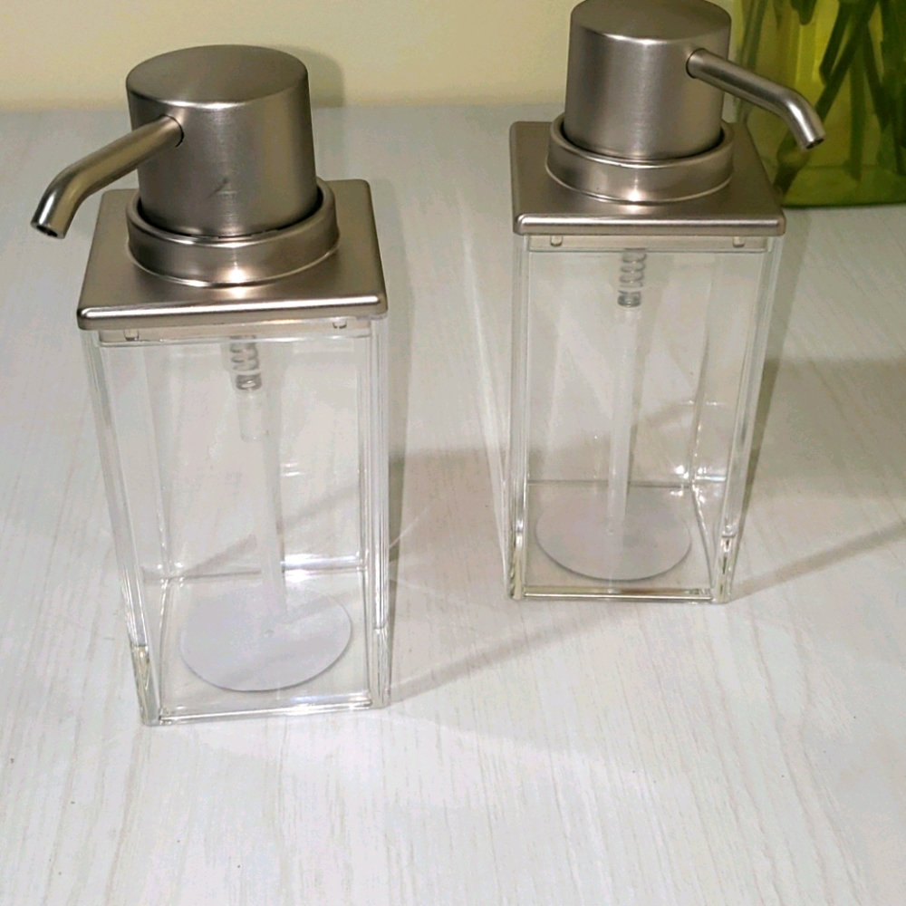 Square Plastic Refillable Liquid Soap Dispenser